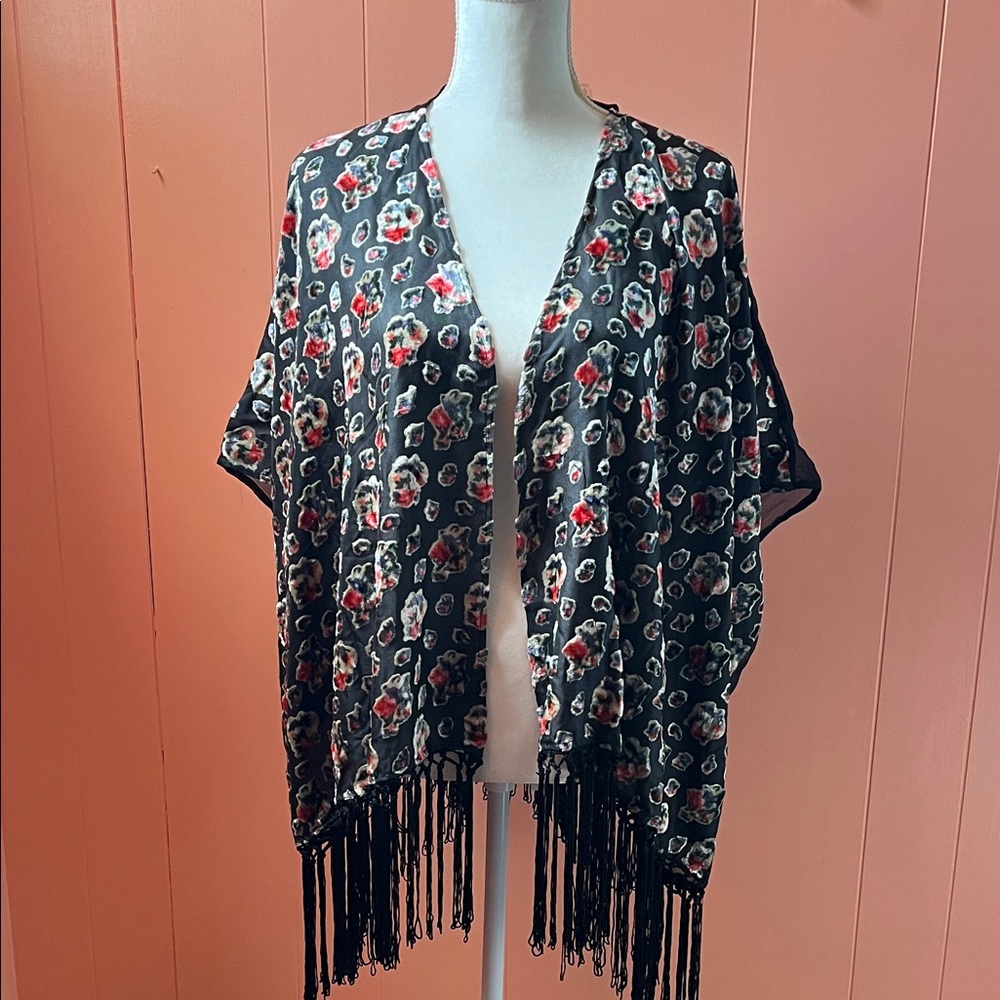 Vanilla Star Floral Kimono with Fringe - Black and Red
